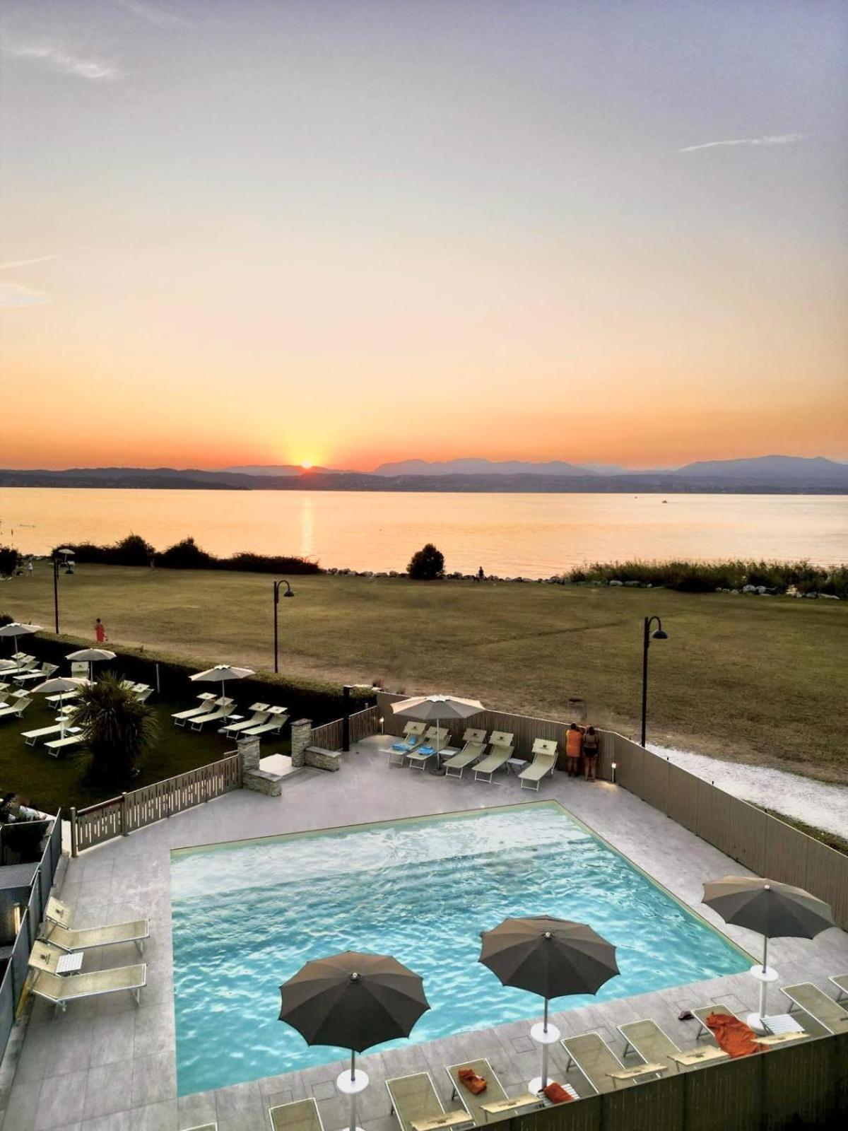 Appartamenti Residence Tulipano Sirmione Eksteriør billede
